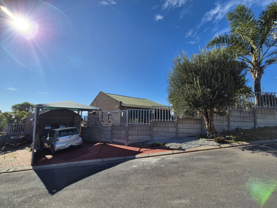 5 Bedroom Property for Sale in Kleinkoornhuis Western Cape
